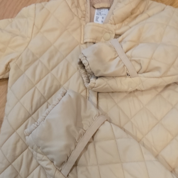 Uniqlo Quilted Tan Hooded Baby Footie - Picture 4 of 7